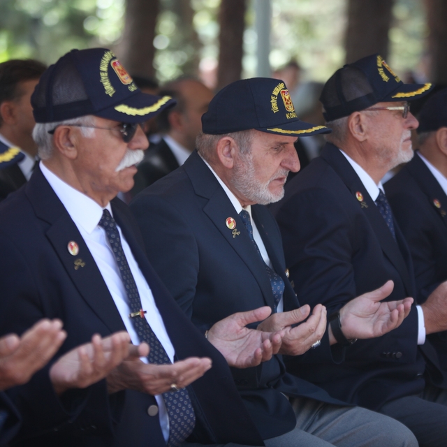 Konya'da 15 Temmuz etkinliklerinde Şehitlik ziyaret edildi