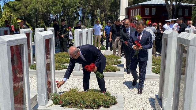 Çanakkale Şehitler Abidesi'nde 15 Temmuz şehitleri dualarla anıldı