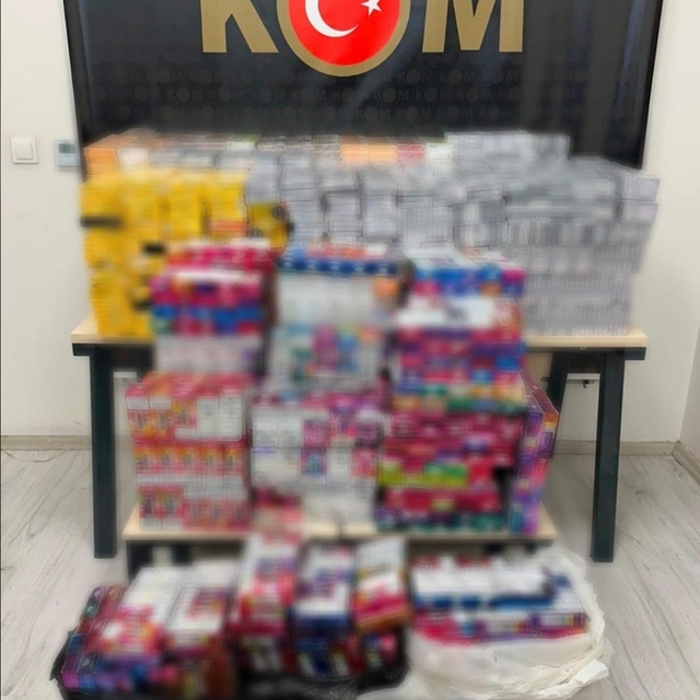 Mardin'de çok sayıda kaçak tütün mamulü ele geçirildi