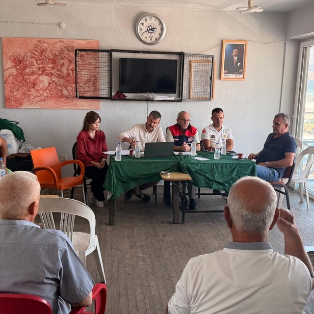 Eğirdir'de su ürünleri avcılığına yönelik bilgilendirme toplantısı düzenlen...