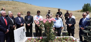 15 Temmuz şehidi Gündüz kabri başında dualarla anıldı