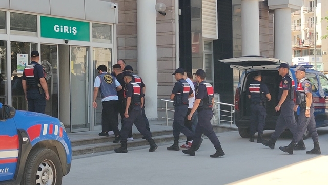 Kuşadası'nda suç makineleri yakalandı