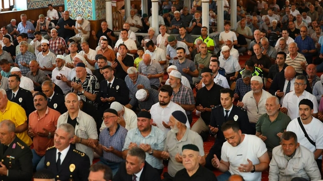 15 Temmuz şehitleri Düzce'de dualarla anıldı