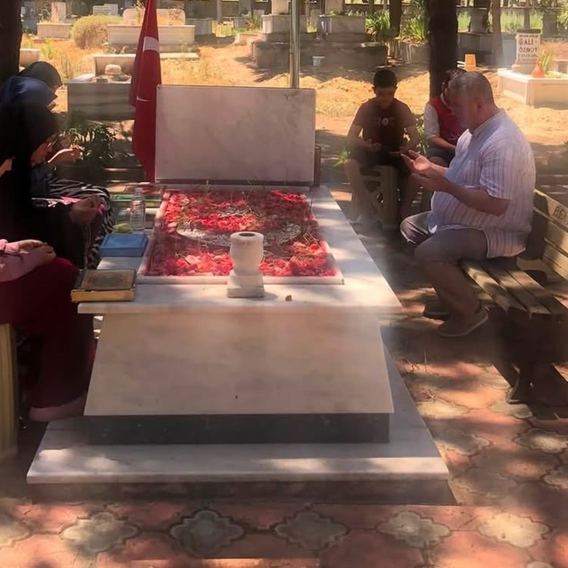 Kur'an kursu öğrencilerinden şehide vefa