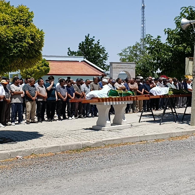 Konya'da öldürülen anne ile kızı toprağa verildi