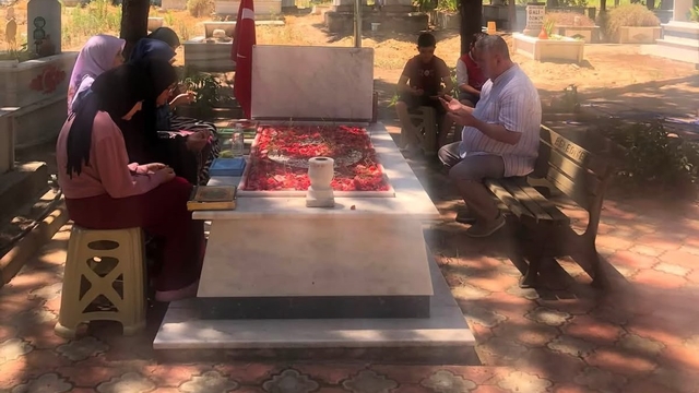 Kur'an kursu öğrencilerinden şehide vefa