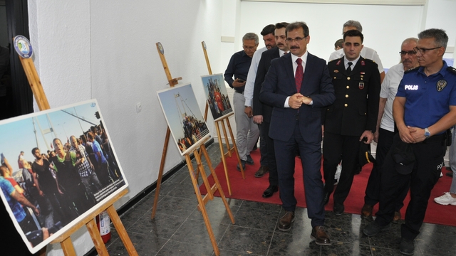 Salihli'de "15 Temmuz Destanı Fotoğraf Sergisi" açıldı
İHA'nın fotoğrafları vatandaşlara 15 Temmuz gecesini yeniden yaşattı