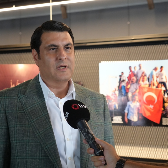İHA'nın 15 Temmuz sergisini gezen Başkan Yılmaz: "O gün İHA da en az Türk m...