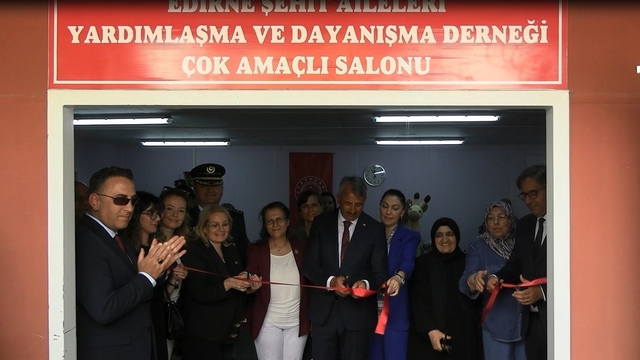 Edirne'de şehit ailelerinin el emeği göz nuru ürünleri sergilendi