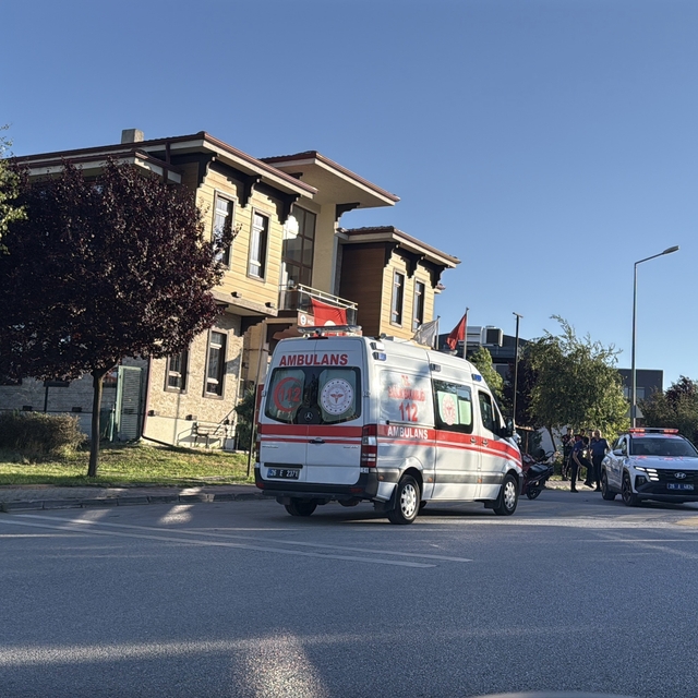 Odunpazarı'nda bıçaklı kavga: Polisin dikkati olayın büyümesini engelledi