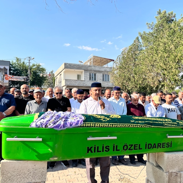 Boşanma aşamasındaki eşi tarafından öldürülen kadın son yolculuğuna uğurlan...