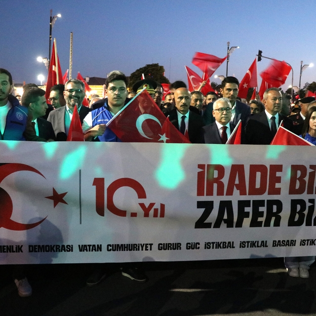 Sivas'ta 15 Temmuz'un 10. yılında meydan doldu taştı