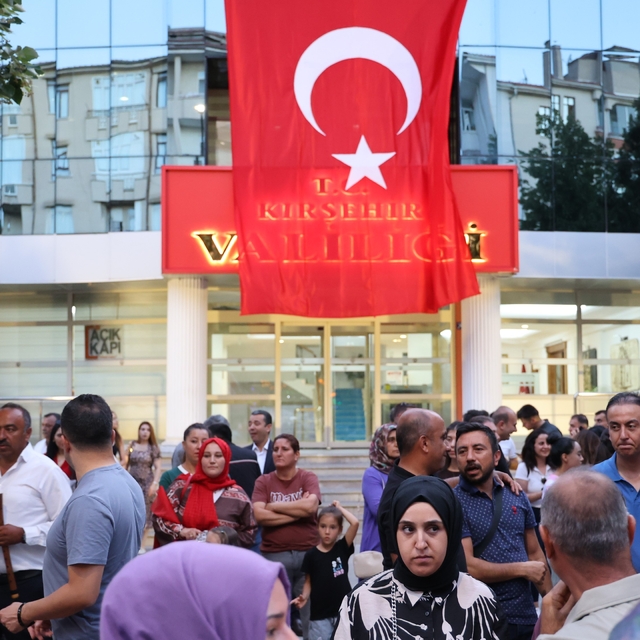 Kırşehirliler 15 Temmuz'un 10. yılında Cacabey Meydanı'nda buluştu