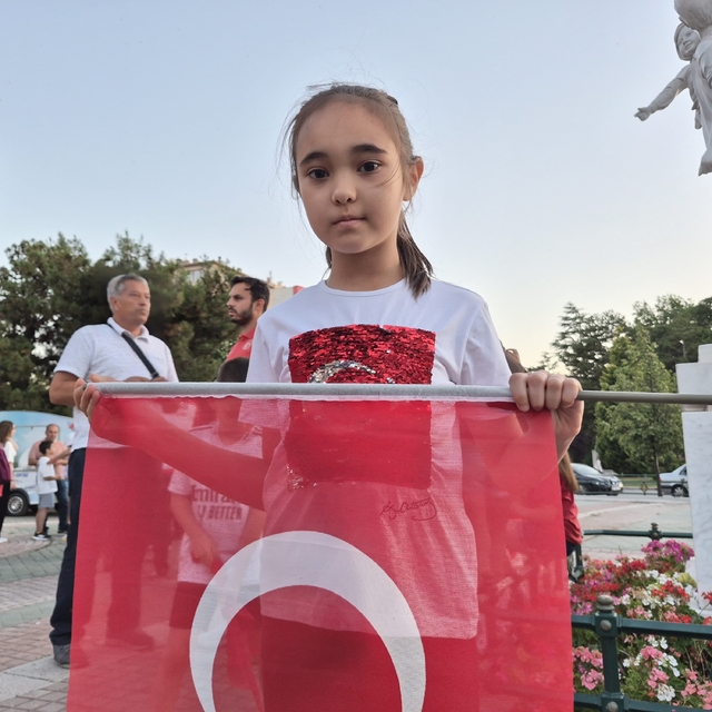 Eskişehir'de miniklerden 15 Temmuz'da anlamlı Sancak Koşusu