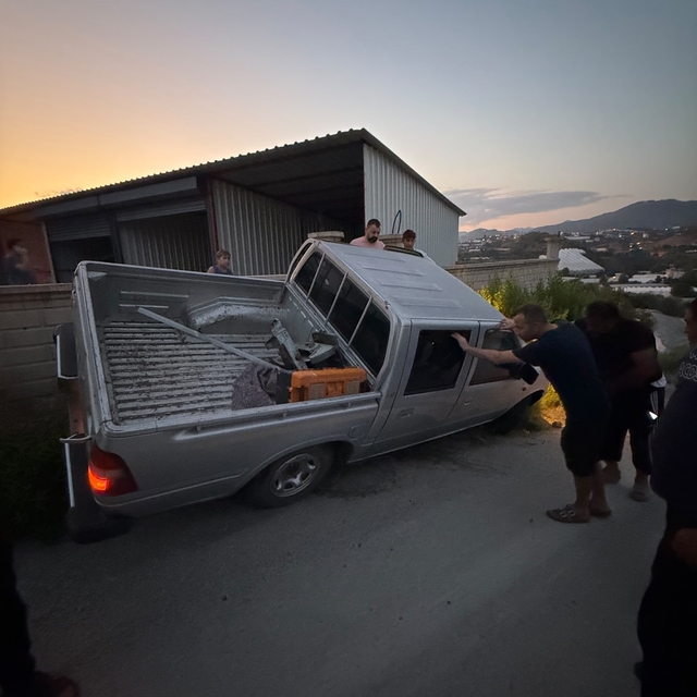 Alanya'da otomobil ile kamyonet çarpıştı: 2 yaralı