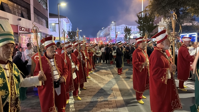 Düzce'de binler, 15 Temmuz'un 10. yılında meydanları doldurdu
