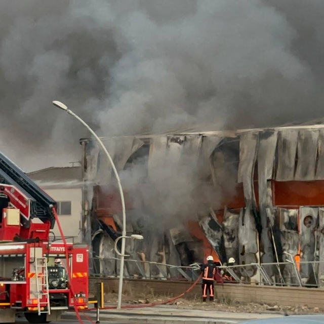 Malatya'da otobüs bakım onarım atölyesinde yangın