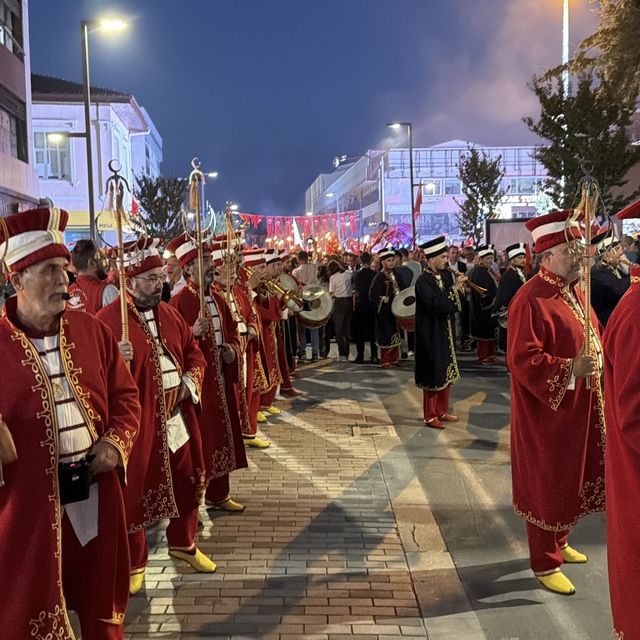 Düzce'de binler, 15 Temmuz'un 10. yılında meydanları doldurdu