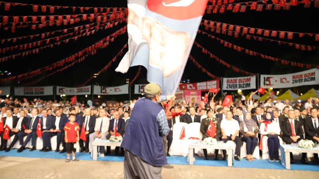 Gaziantepliler 10 yıl önceki heyecanla tek yürek meydanlara indi