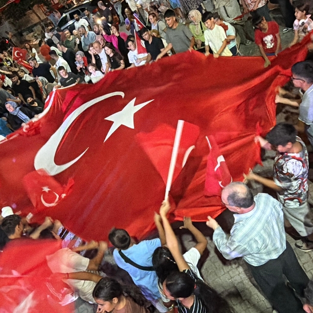 Edremit, 15 Temmuz'da tek yürek oldu