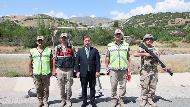 Vali Aydoğdu'dan jandarma personeline asayiş noktasında ziyaret