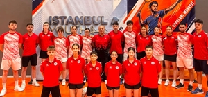 Badminton Süper Ligi'nin zirvesinde Erzincan ekipleri yer aldı