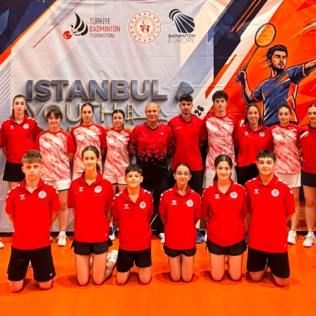 Badminton Süper Ligi'nin zirvesinde Erzincan ekipleri yer aldı