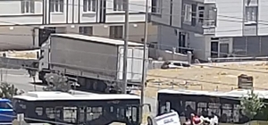 Siirt'te belediye otobüsü ile hafif ticari araç çarpıştı: 1 yaralı