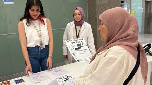 Kütahya Şehir Hastanesi'nden şeker tüketimine karşı farkındalık etkinliği