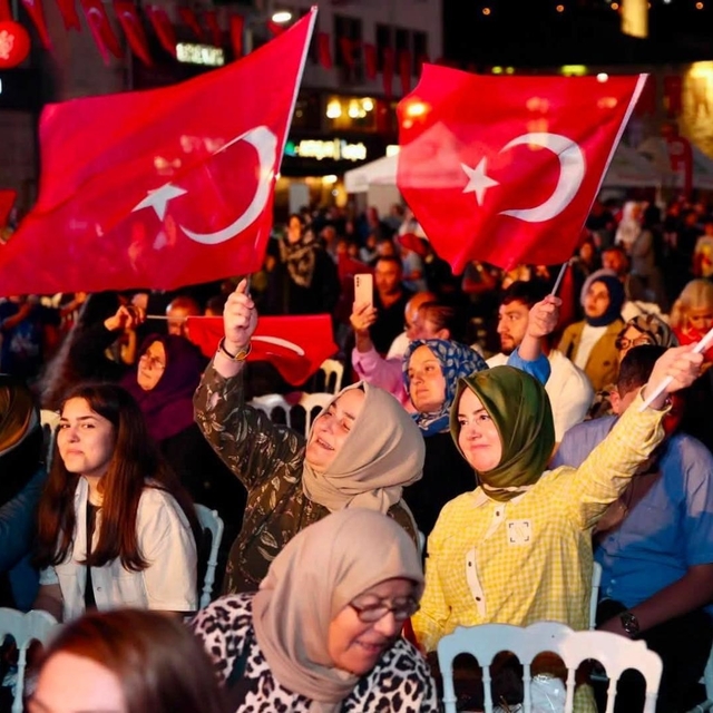 Ordu meydana sığmadı
15 Temmuz gecesi Ordu tek yürek oldu