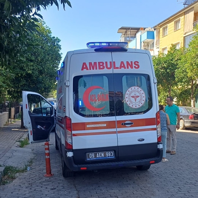 Motosiklet ile otomobil çarpıştı: 1 yaralı