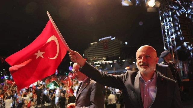 Başkan Çolakbayrakdar: "15 Temmuz ruhu, milletimizin iradesinin en güçlü nişanesidir"
Başkan Çolakbayrakdar'dan milli iradeye sahip çıkan Kayserililere teşekkür