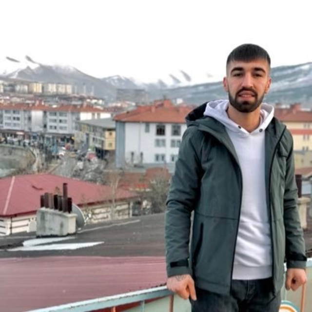 Kaybolduğu Yunanistan'da kamera görüntüleri ortaya çıkan Taner'in ailesinde...