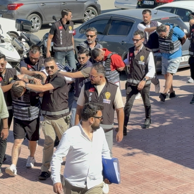 Bitez'deki cinayet soruşturmasında 7 şüpheli adliyeye sevk edildi
