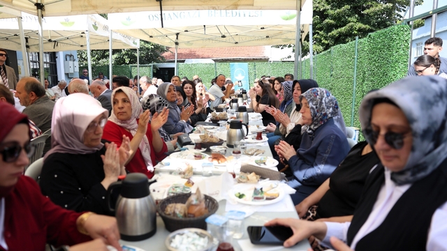 Başkan Aydın'dan spor yatırımlarına güçlü vurgu
Osmangazi'de yatırımlar hız kesmeden devam edecek