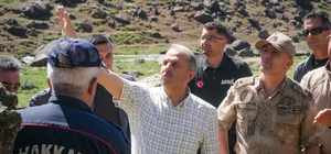 Süpha Dürek Dağı'nda kayıp dağcıyı arama çalışmaları sürüyor
Bölgede incele...