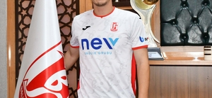 Balıkesirspor'dan stoper transferi