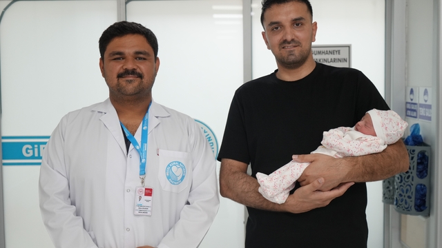 Normal doğum için 503 kilometre katetti
İlk doğumunu sezaryenle yaptı, ikinci bebeğini normal doğurdu