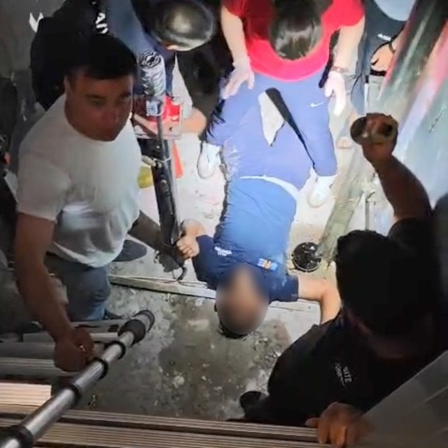 Elazığ'da asansör boşluğuna düşen genç kurtarıldı