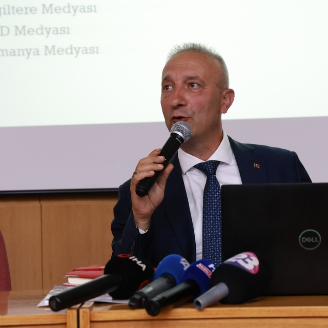 Yargıtay  Üyesi Aydıner, "Cumhurbaşkanını 'Para dolu uçakla kaçıyor' diye s...