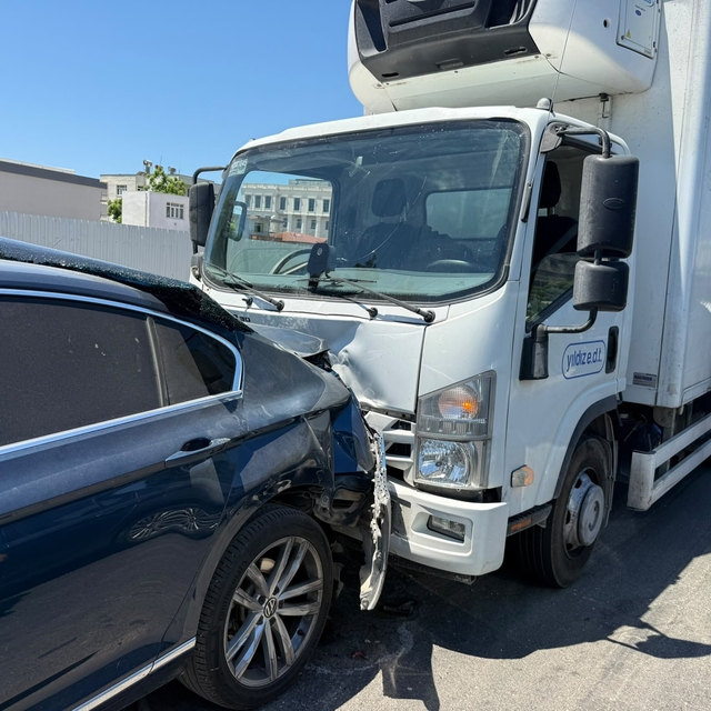 Antalya'da 3 araçlı zincirleme kaza: 2 yaralı