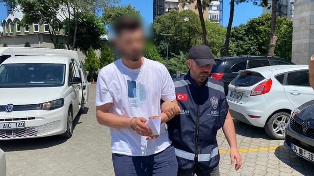 1 milyon 350 bin kaçak makaron ele geçirildi: 2 gözaltı