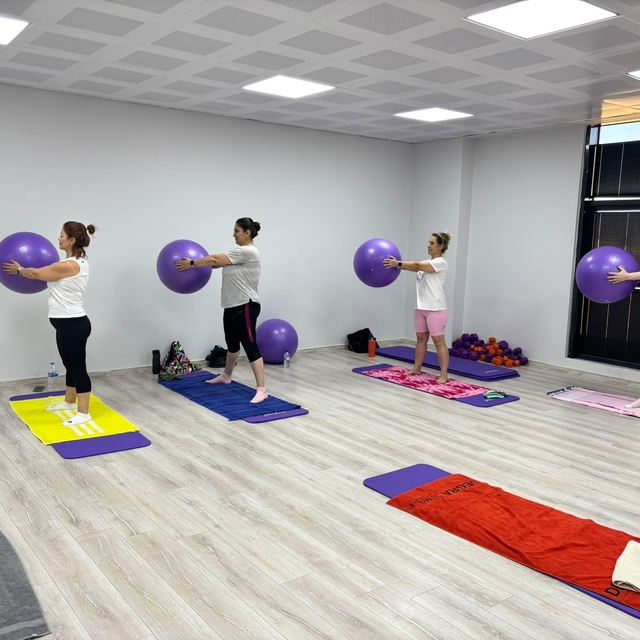 Turgutlu'da kadınlar spora ritmiyle güç katıyor