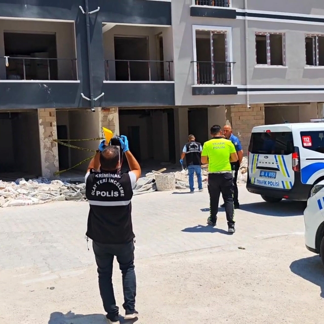 İnşaatta merdivenlerden düşen işçi hayatını kaybetti