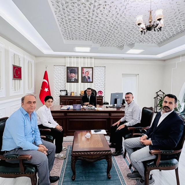 LGS Ağrı şampiyonu Muhammed Yusuf Işık'a Kaymakam Dertlioğlu'ndan anlamlı ö...