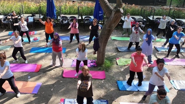 Efeler'de açık havada yoga zamanı
Başkan Yetişkin'den açık hava yoga daveti