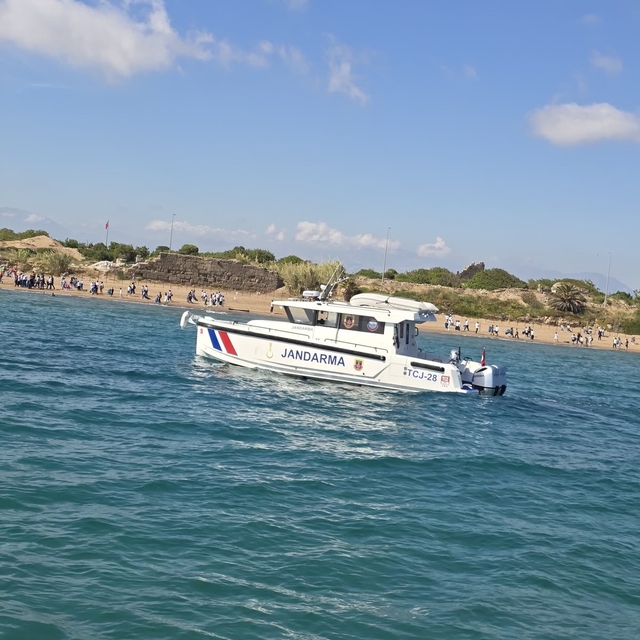 Antalya'da jandarmadan denizlerde denetim