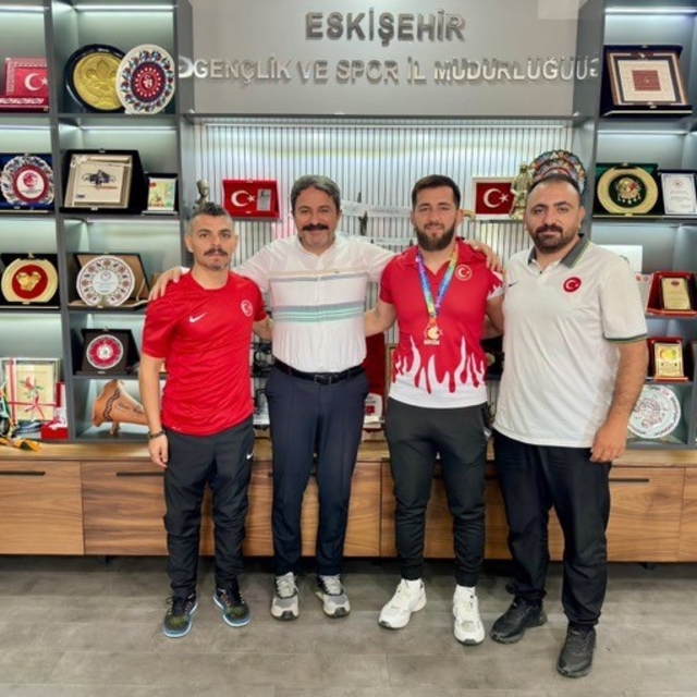 Eskişehirli güreşçiler Türkiye ikincisi oldu