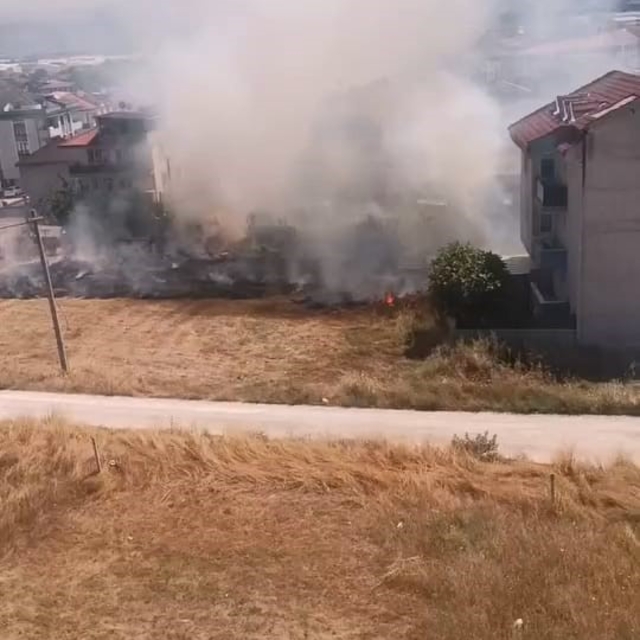 Anız yangınında 20 dönüm tarım alanı yandı