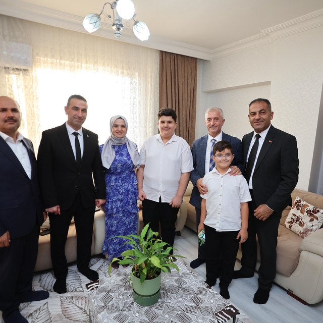 Şahinbey Belediyesi başarılı öğrencileri ödüllendiriyor